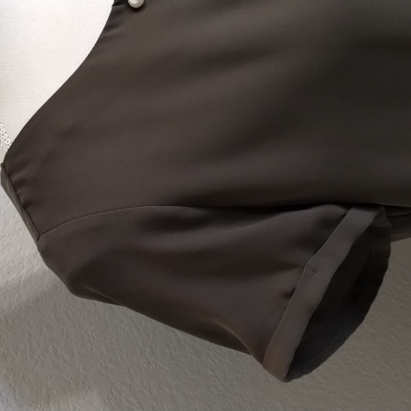 Apt. 9 Army Green Blouse Size Medium Pearl Neck Detail Short Sleeve - Picture 4 of 11